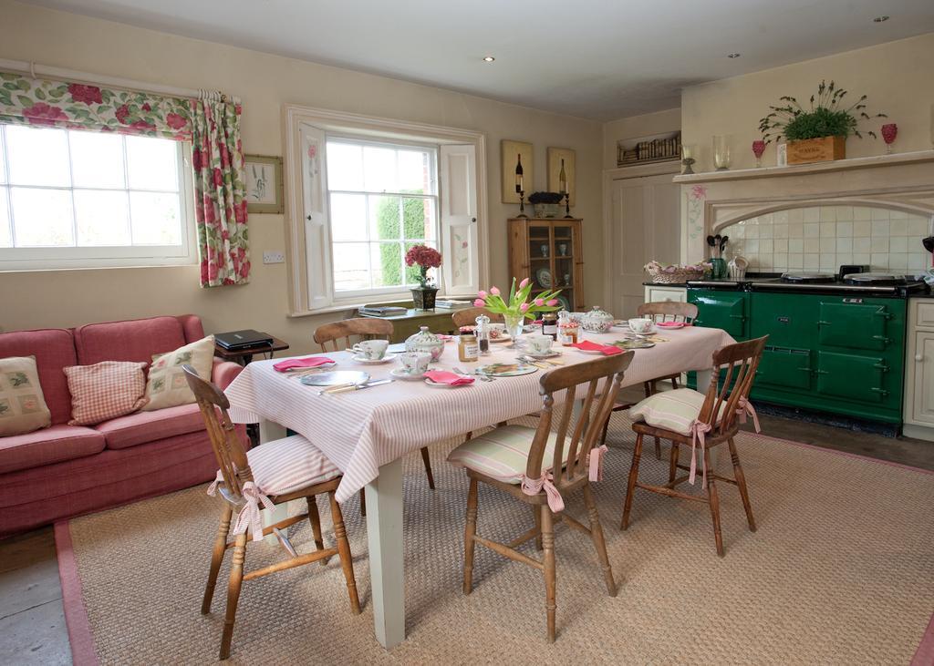 Brunton Farmhouse Collingbourne Kingston Exterior foto