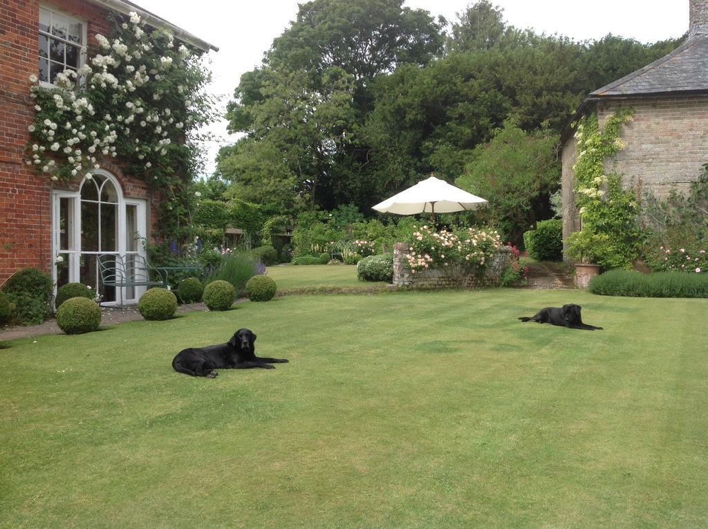 Brunton Farmhouse Collingbourne Kingston Exterior foto